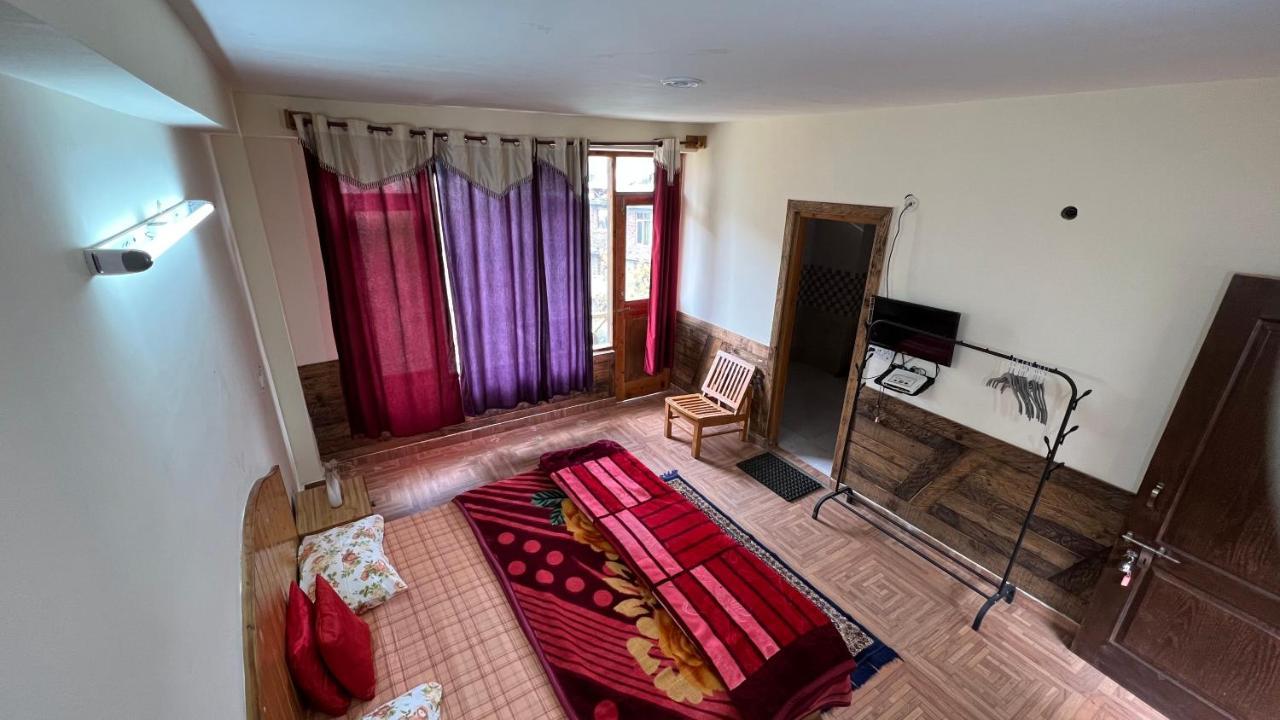 A Pousada Yolo Backpackers - Manali Exterior foto