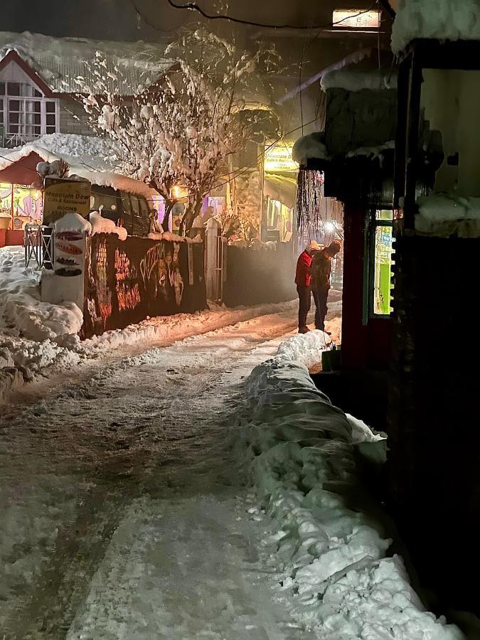 A Pousada Yolo Backpackers - Manali Exterior foto