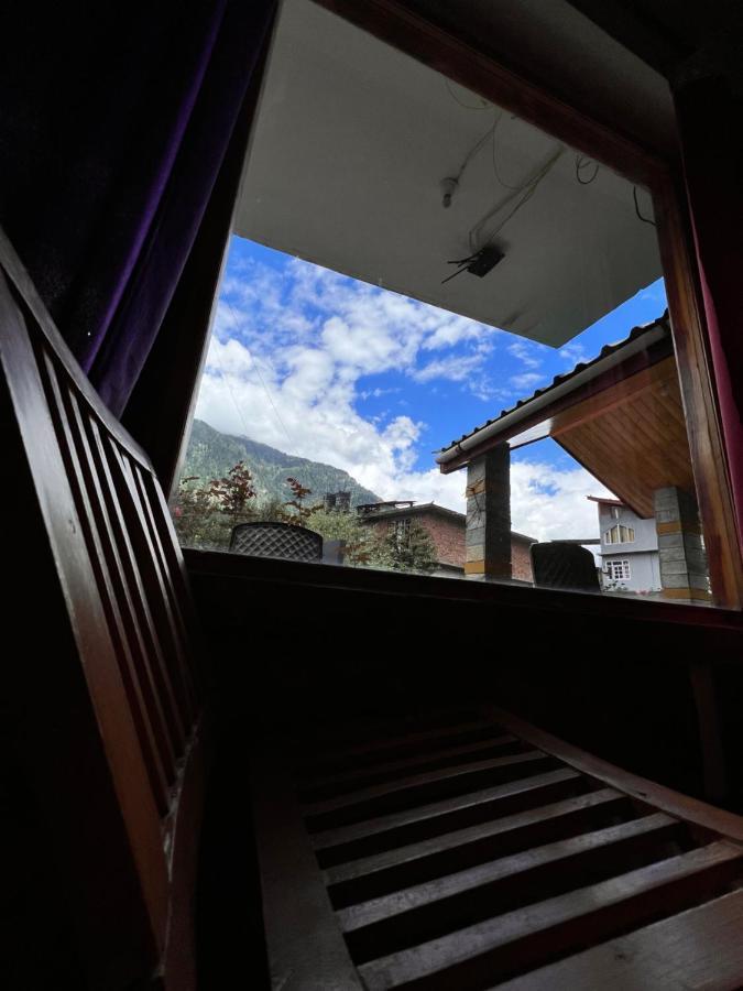 A Pousada Yolo Backpackers - Manali Exterior foto