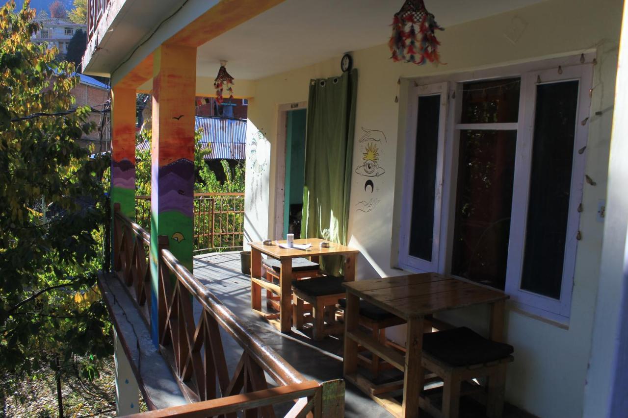 A Pousada Yolo Backpackers - Manali Exterior foto